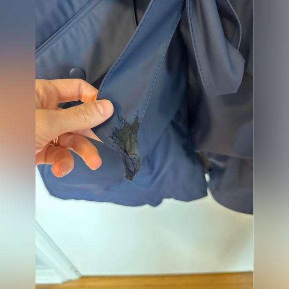 Helly Hansen Waterproof Jacket size Medium - Picture 4 of 4